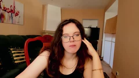 naomi_di online show from June 5, 6:19 am