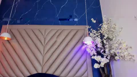 naomi_velour online show from June 8, 7:59 pm