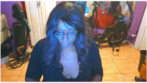 Naomi online show from June 18, 10:37 pm