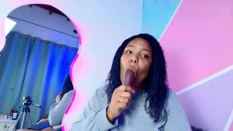 Naomi Campbel online show from November 5, 9:28 pm