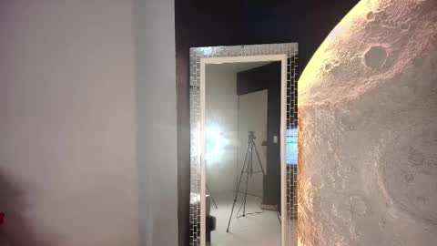 Naomi Qeents online show from November 11, 12:51 pm