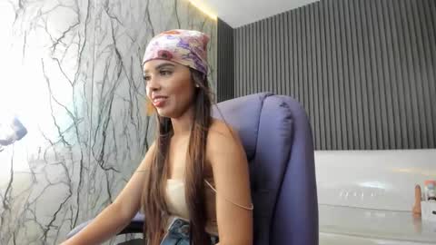 Naomis online show from May 25, 2:56 pm