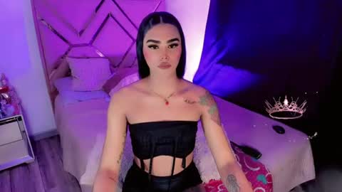 naomisaenz01 online show from July 28, 8:52 pm