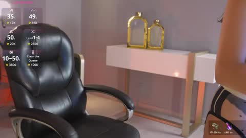 Naomi online show from February 25, 2:09 pm