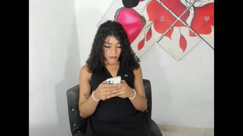 naomiwildburn online show from April 21, 12:25 am