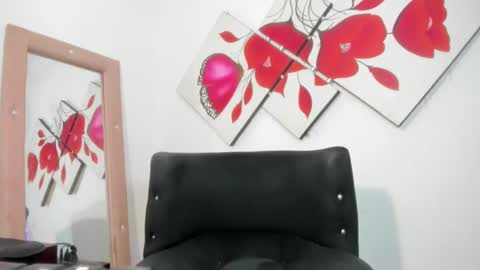 Snapshot of naomiwildburn chatting on February 26, 8:15 pm naomiwildburn online show from February 26, 8:15 pm