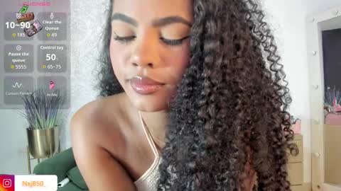 Naomi     online show from October 18, 3:00 am