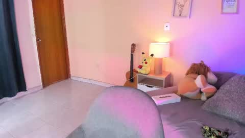 NAOMY online show from June 11, 1:31 pm