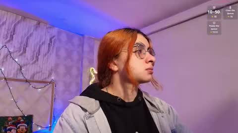 Naomy  online show from December 17, 3:02 am