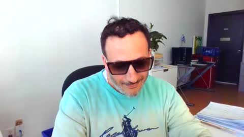 nassobout online show from June 9, 9:25 pm