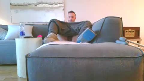 nassobout online show from April 11, 11:09 pm