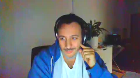 nassobout online show from December 3, 10:32 pm