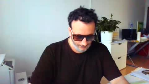 nassobout online show from June 25, 9:31 pm