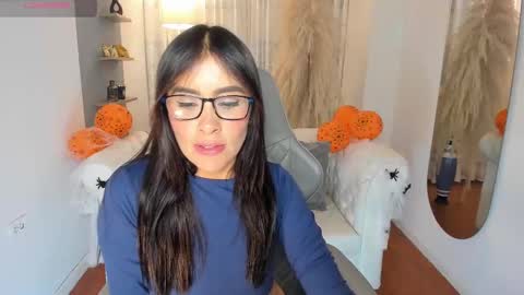 Snapshot of natalia_leon8 chatting on October 6, 5:36 am Natalia Leon online show from October 6, 5:36 am