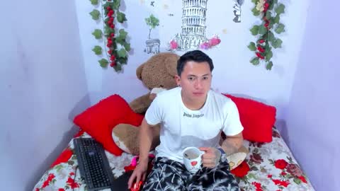 nataliaandjulliam online show from November 24, 4:55 am