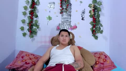 nataliaandjulliam online show from September 15, 8:27 am