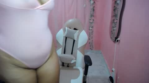 Snapshot of natalielabellex1 chatting on September 25, 6:59 pm natalielabellex1 online show from September 25, 6:59 pm