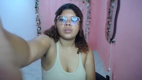 Snapshot of natalielabellex1 chatting on October 2, 3:33 pm natalielabellex1 online show from October 2, 3:33 pm
