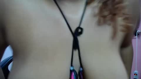 Snapshot of natalielabellex1 chatting on October 19, 10:58 pm natalielabellex1 online show from October 19, 10:58 pm