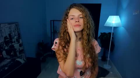 Natalie online show from October 29, 5:42 am