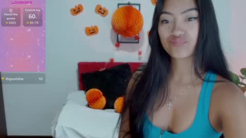 Nataly Escobar online show from October 17, 1:04 pm