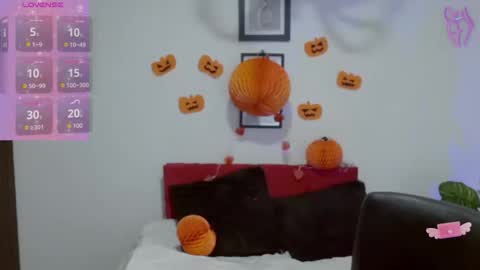 Nataly Escobar online show from October 9, 2:22 pm