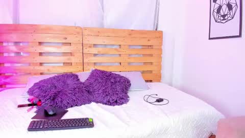 Snapshot of natasha_jm chatting on October 2, 4:33 am Natasha online show from October 2, 4:33 am