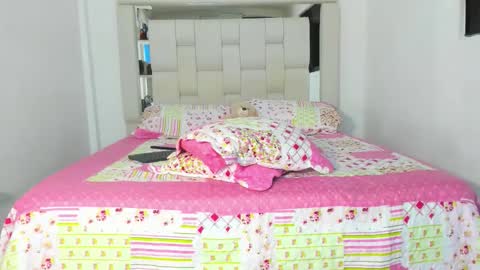 SARA online show from April 9, 1:20 am