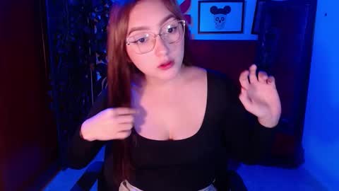 natasha_romanof18 online show from January 18, 9:35 pm