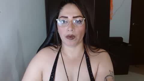 Snapshot of natashasmithe chatting on October 20, 3:00 am Natasha Smithe online show from October 20, 3:00 am
