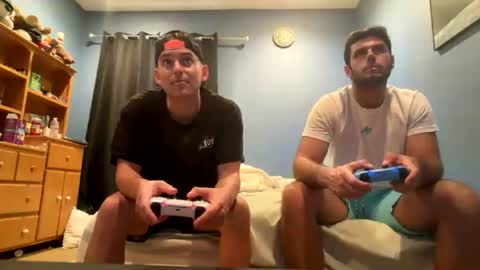 natetheexplorer online show from June 22, 9:33 pm