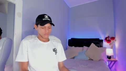 nathalie_moon_ online show from April 8, 1:25 pm