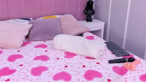 natybliss online show from April 11, 7:02 am