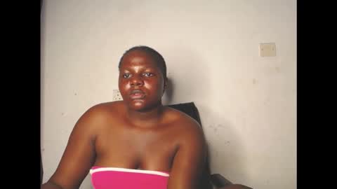 Snapshot of naughty_cunt0 chatting on October 16, 9:42 am Amara online show from October 16, 9:42 am