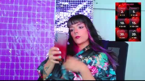 Snapshot of naughty_em_17 chatting on March 2, 4:32 pm Em please help me reach 100 thumbs up 3 online show from March 2, 4:32 pm