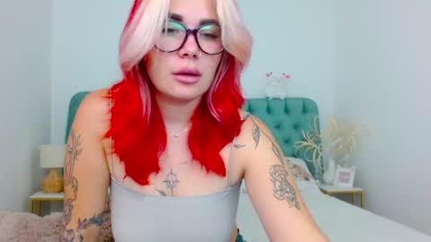 Snapshot of naughty_kittyy1 chatting on October 5, 8:05 pm Maria  online show from October 5, 8:05 pm