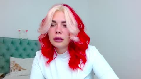 Snapshot of naughty_kittyy1 chatting on October 7, 1:51 pm Maria  online show from October 7, 1:51 pm