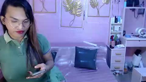 naughty_lorien143 online show from November 16, 12:18 pm