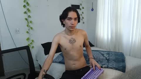 naughty_thompson1 online show from February 8, 9:40 pm