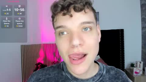 Noah online show from October 27, 12:49 pm