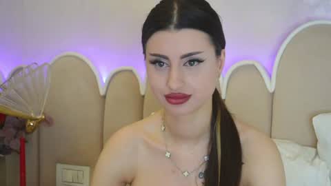 naughtyalicee online show from June 12, 7:18 am