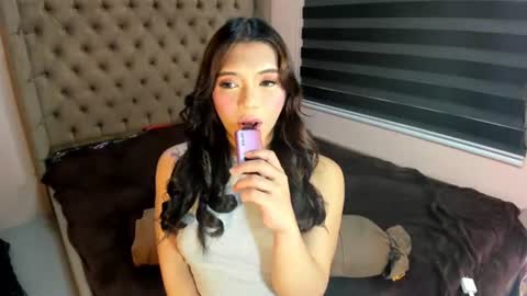 naughtyamanda804704 online show from August 3, 1:29 am