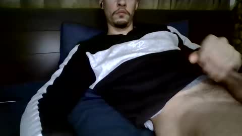 naughtyguy556677 online show from May 2, 3:23 am