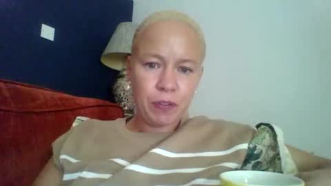 naughtyjennyblondeuk online show from July 28, 3:43 pm