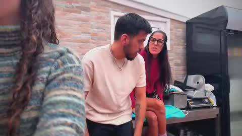 ANDREA STEPH  MIKE online show from December 5, 11:30 am