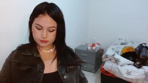 naughtyplayass online show from December 4, 4:17 pm