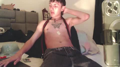 Snapshot of naytonfreeman chatting on October 17, 1:20 am Im Nayton online show from October 17, 1:20 am