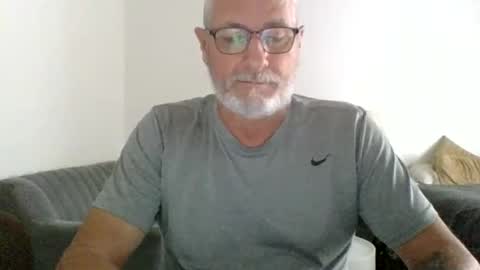 neckdown12 online show from February 8, 10:02 pm