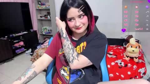 Geek Nicole    im Neeko UwU online show from November 15, 6:42 pm