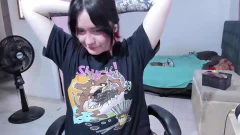 Geek Nicole    im Neeko UwU online show from March 23, 4:45 pm